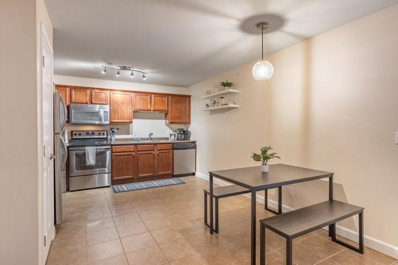 Contemporary Stay In Central Peoria Exterior photo